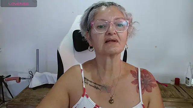 bety-cum2 online show from 04-28-26, 10:41