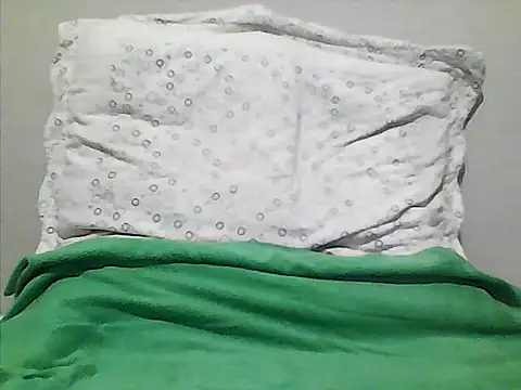 Snapshot of TriggleDee84 chatting on 06-16-26, 02:28 TriggleDee84 online show from 06-16-26, 02:28