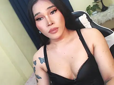 Ur Fantastic Lina online show from 11-03-25, 08:34