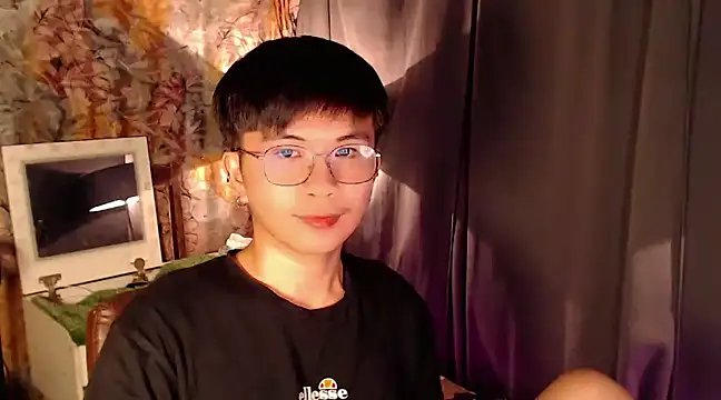 Snapshot of Sexy_Handsome_Drex chatting on 02-08-25, 05:29 Sexy Handsome Drex online show from 02-08-25, 05:29