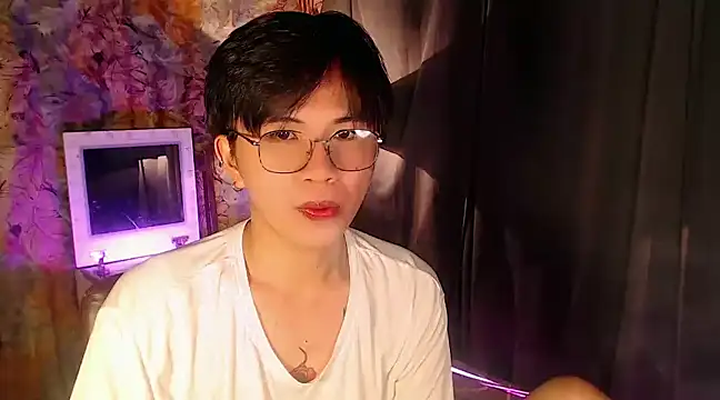 Snapshot of Sexy_Handsome_Drex chatting on 01-28-25, 08:36 Sexy Handsome Drex online show from 01-28-25, 08:36