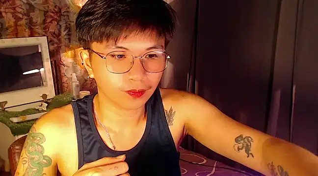 Snapshot of Sexy_Handsome_Drex chatting on 02-13-25, 11:39 Sexy Handsome Drex online show from 02-13-25, 11:39