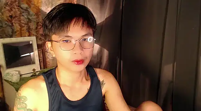 Snapshot of Sexy_Handsome_Drex chatting on 02-09-25, 09:26 Sexy Handsome Drex online show from 02-09-25, 09:26