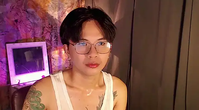 Snapshot of Sexy_Handsome_Drex chatting on 01-22-25, 09:02 Sexy Handsome Drex online show from 01-22-25, 09:02