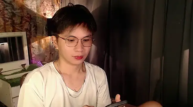 Snapshot of Sexy_Handsome_Drex chatting on 02-22-25, 08:29 Sexy Handsome Drex online show from 02-22-25, 08:29