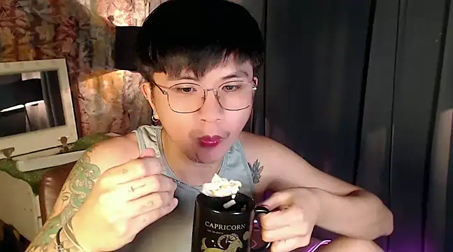 Snapshot of Sexy_Handsome_Drex chatting on 02-18-25, 08:38 Sexy Handsome Drex online show from 02-18-25, 08:38