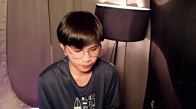 Snapshot of Sexy_Handsome_Drex chatting on 03-06-25, 09:03 Sexy Handsome Drex online show from 03-06-25, 09:03