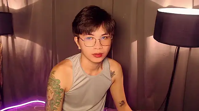 Snapshot of Sexy_Handsome_Drex chatting on 03-05-25, 09:38 Sexy Handsome Drex online show from 03-05-25, 09:38