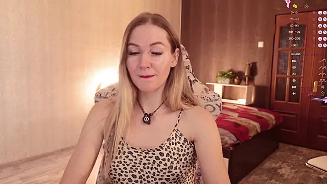 Snapshot of Hello_Lisha chatting on 02-11-26, 08:14 Hello Lisha online show from 02-11-26, 08:14