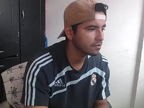 kylian 07 online show from 11-16-25, 06:34