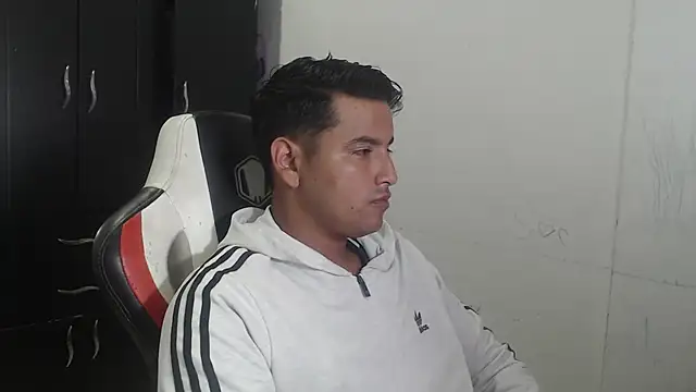 kylian 07 online show from 01-12-26, 02:07