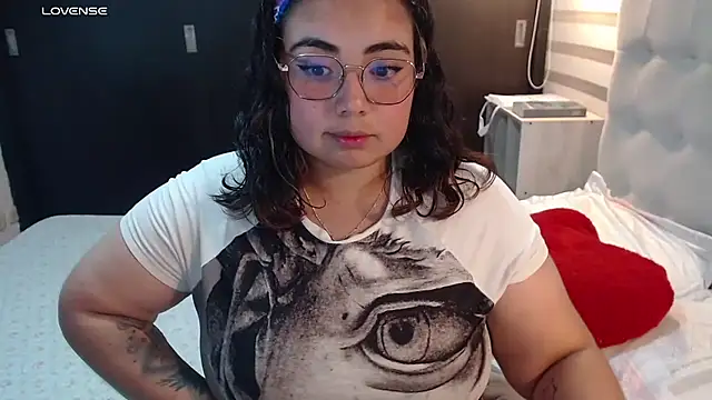 yini angel online show from 06-26-26, 04:07
