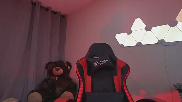 Snapshot of Dubois_Amy chatting on 02-26-25, 11:41 Dubois Amy online show from 02-26-25, 11:41