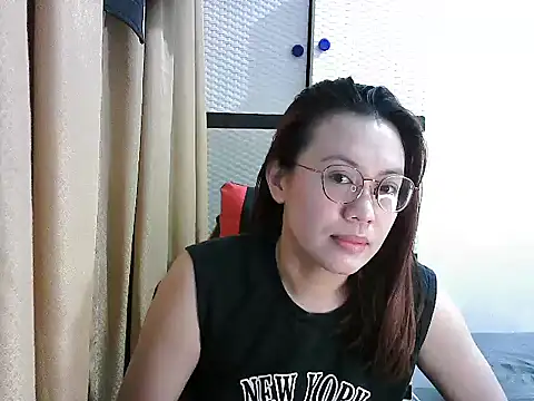 crizzybel online show from 10-24-25, 01:48