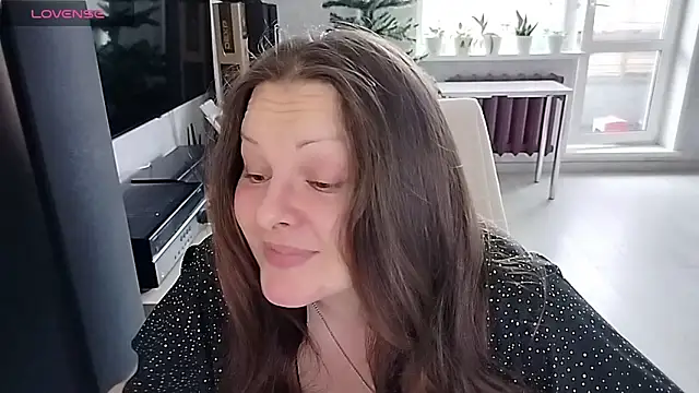 Marla Singerrr online show from 05-17-26, 05:40
