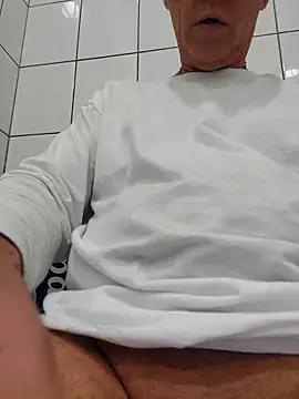 Snapshot of MWM49 chatting on 11-13-25, 08:07 MWM49 online show from 11-13-25, 08:07