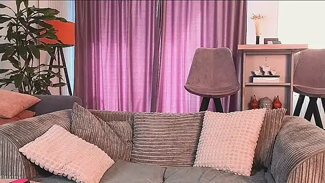 Snapshot of MayaCroft chatting on 03-12-25, 07:24 MayaCroft online show from 03-12-25, 07:24