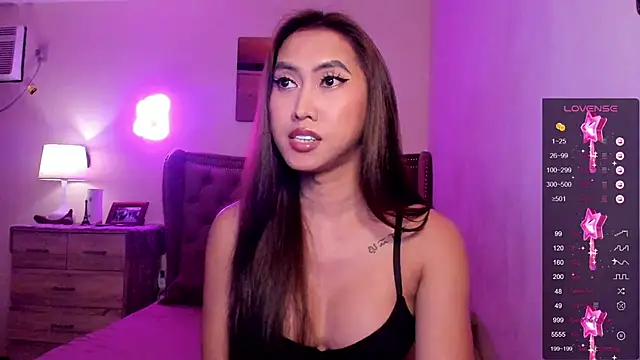 Snapshot of BombshellPH chatting on 02-12-25, 07:02 BombshellPH online show from 02-12-25, 07:02