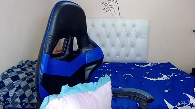 Leylafourniert online show from 03-19-26, 07:14