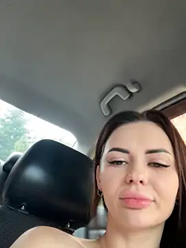 PrincessaHill  online show from 11-18-25, 10:07