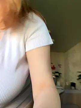 Snapshot of Mira_Xo_ chatting on 09-22-25, 07:36 Mira Xo online show from 09-22-25, 07:36