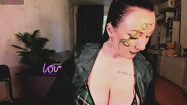 Snapshot of Mira_Xo_ chatting on 10-17-25, 10:50 Mira Xo online show from 10-17-25, 10:50