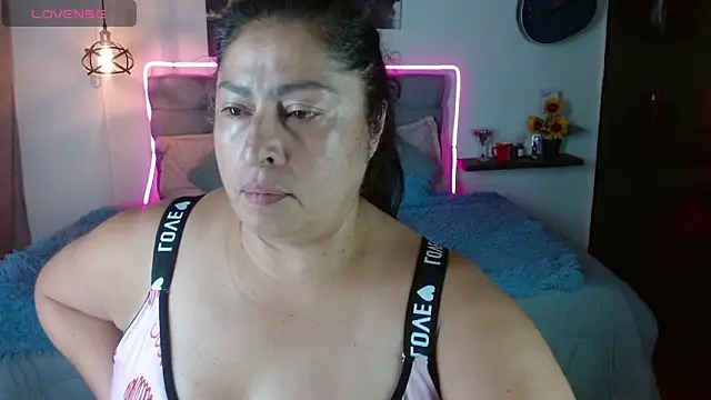 Snapshot of Keyla01_ chatting on 04-20-26, 06:20 Keyla01 online show from 04-20-26, 06:20