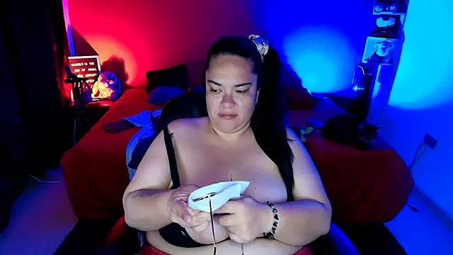 lulubigtitts1 online show from 10-15-25, 12:53