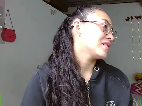 Snapshot of Olivia_Bright chatting on 02-20-26, 02:19 Olivia Bright online show from 02-20-26, 02:19