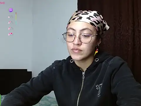 Olivia Bright online show from 05-18-26, 01:06