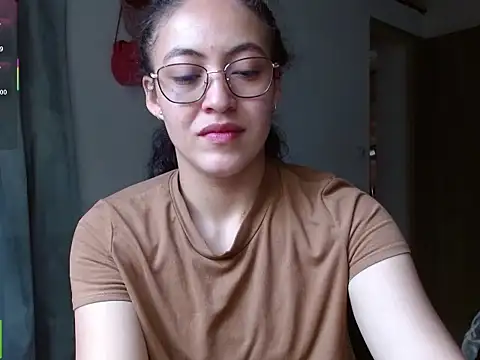 Snapshot of Olivia_Bright chatting on 02-17-26, 04:59 Olivia Bright online show from 02-17-26, 04:59