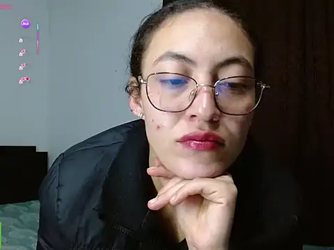 Olivia Bright online show from 04-26-26, 01:03