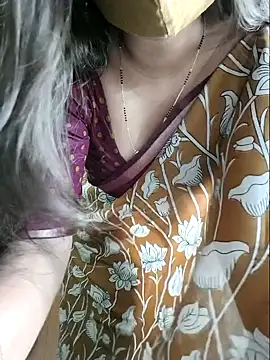 Snapshot of yoursana- chatting on 06-18-26, 04:11 yoursana- online show from 06-18-26, 04:11