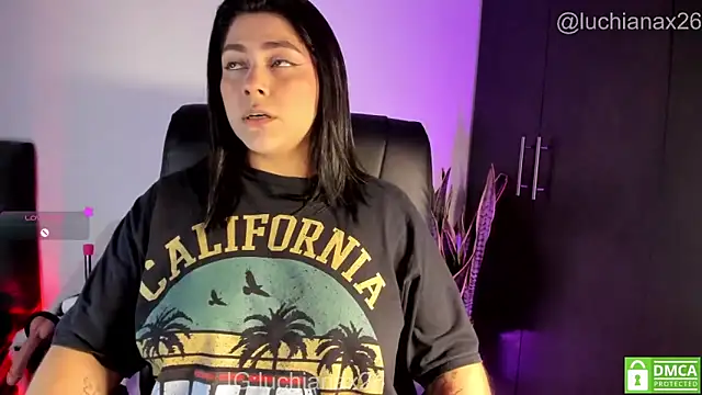 lucy26  online show from 04-10-26, 02:40