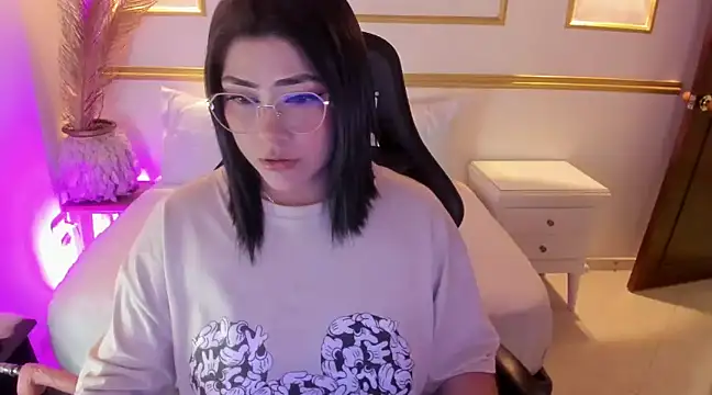 Snapshot of lucy26_ chatting on 03-11-25, 08:30 lucy26 online show from 03-11-25, 08:30