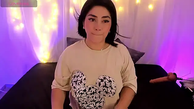 Snapshot of lucy26_ chatting on 09-23-25, 01:45 lucy26 online show from 09-23-25, 01:45
