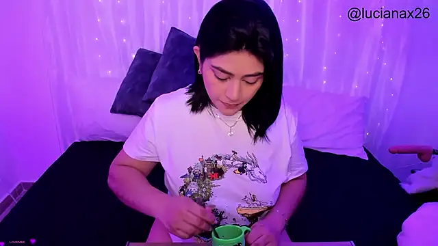 lucy26  online show from 11-19-25, 03:17