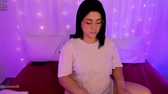 Snapshot of lucy26_ chatting on 10-19-25, 02:25 lucy26 online show from 10-19-25, 02:25