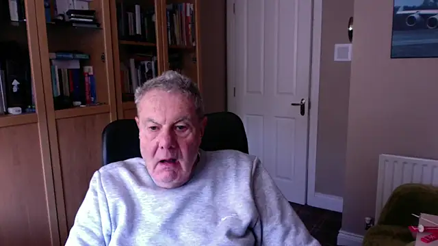 Snapshot of Oldpistolpete chatting on 01-07-25, 03:12 Oldpistolpete online show from 01-07-25, 03:12