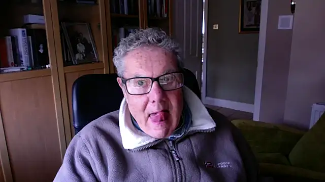 Snapshot of Oldpistolpete chatting on 02-26-25, 09:55 Oldpistolpete online show from 02-26-25, 09:55