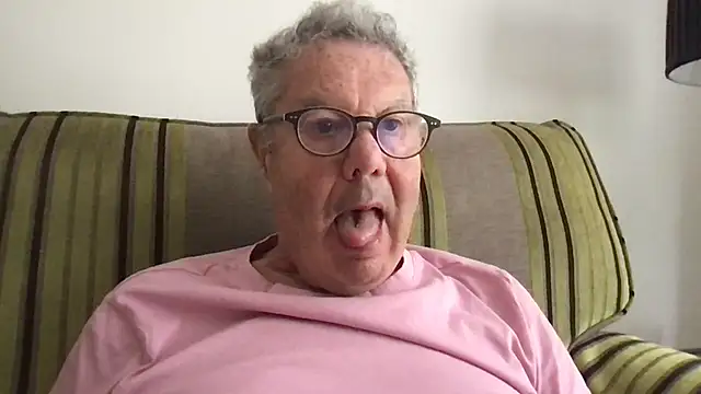Snapshot of Oldpistolpete chatting on 07-04-26, 11:27 Oldpistolpete online show from 07-04-26, 11:27