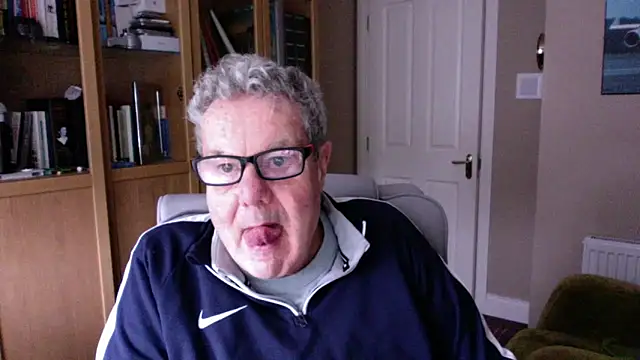 Snapshot of Oldpistolpete chatting on 03-05-26, 10:23 Oldpistolpete online show from 03-05-26, 10:23