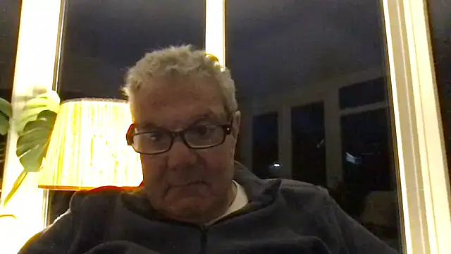 Snapshot of Oldpistolpete chatting on 04-04-26, 07:53 Oldpistolpete online show from 04-04-26, 07:53