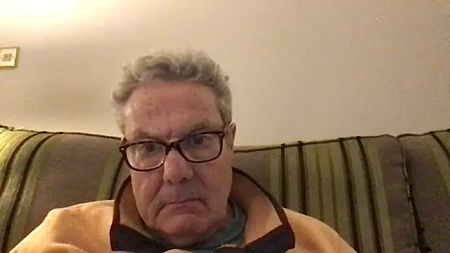 Snapshot of Oldpistolpete chatting on 04-15-26, 09:04 Oldpistolpete online show from 04-15-26, 09:04