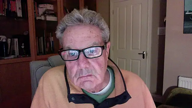 Snapshot of Oldpistolpete chatting on 03-06-26, 11:55 Oldpistolpete online show from 03-06-26, 11:55