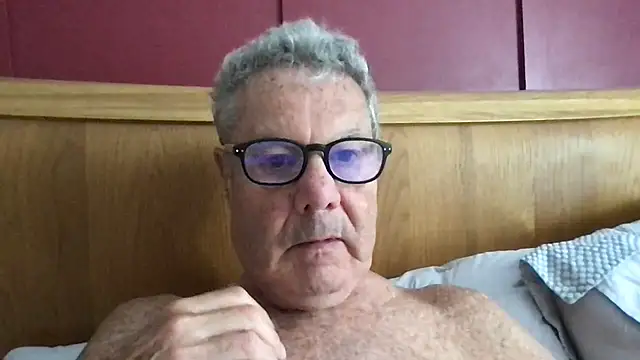 Snapshot of Oldpistolpete chatting on 07-01-26, 08:47 Oldpistolpete online show from 07-01-26, 08:47