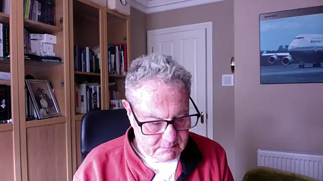 Snapshot of Oldpistolpete chatting on 03-22-25, 04:04 Oldpistolpete online show from 03-22-25, 04:04
