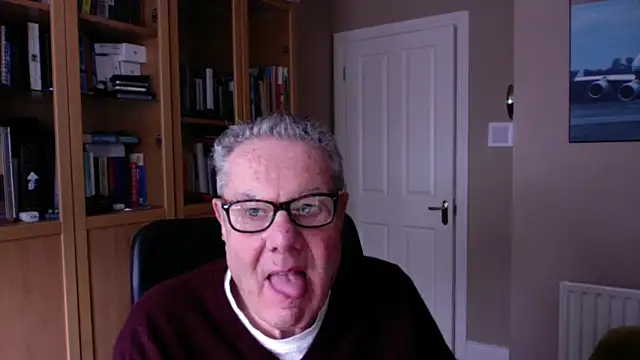 Snapshot of Oldpistolpete chatting on 01-14-25, 02:53 Oldpistolpete online show from 01-14-25, 02:53