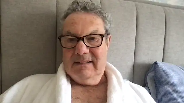 Snapshot of Oldpistolpete chatting on 03-24-26, 10:04 Oldpistolpete online show from 03-24-26, 10:04
