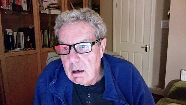Snapshot of Oldpistolpete chatting on 03-12-26, 10:36 Oldpistolpete online show from 03-12-26, 10:36